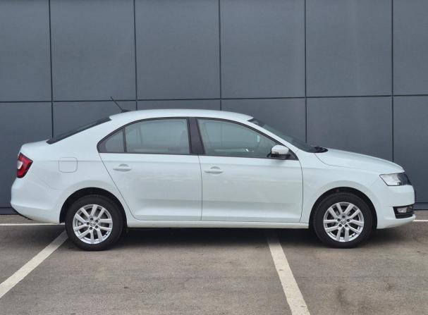 Skoda Rapid I Рестайлинг с пробегом 2019 года, цена 1 320 000 рублей, 95000 км, лифтбек, Автокод Объявления