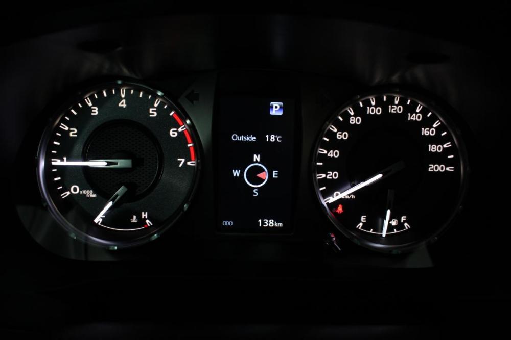 Toyota Hilux VIII Рестайлинг 2 Владивосток  - изображение 23