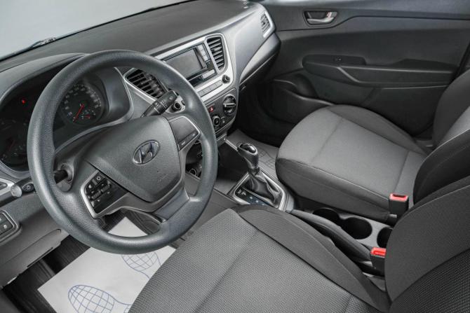 Hyundai Solaris II с пробегом 2017 года, цена 1 489 000 рублей, 111500 км, седан, Автокод Объявления