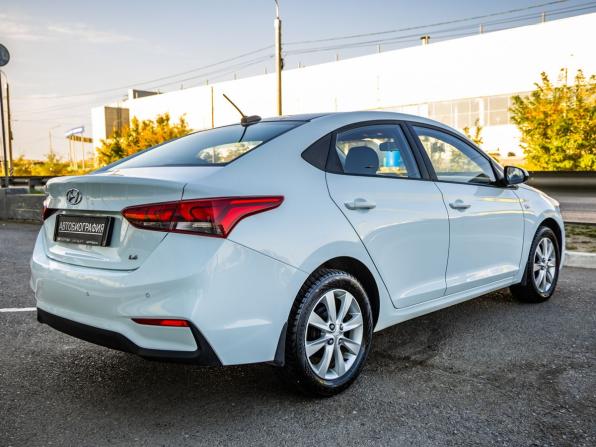 Hyundai Solaris II с пробегом 2018 года, цена 1 478 000 рублей, 120126 км, седан, Автокод Объявления