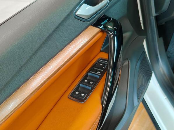 Lada (ВАЗ) Vesta I Рестайлинг (NG) с пробегом 2024 года, цена 1 481 800 рублей, 3686 км, универсал, Автокод Объявления