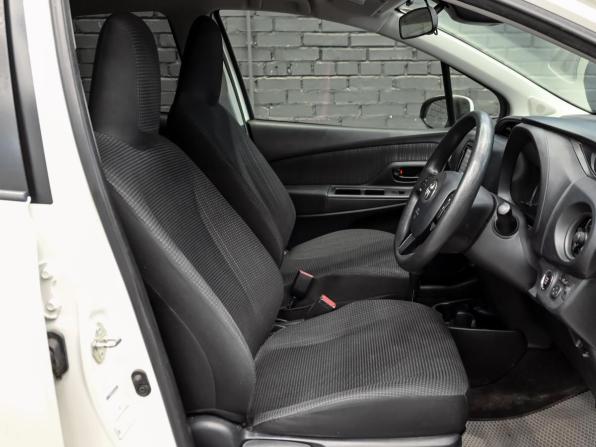 Toyota Vitz III (XP130) Рестайлинг 2 с пробегом 2019 года, цена 1 000 000 рублей, 145707 км, хэтчбек, Автокод Объявления