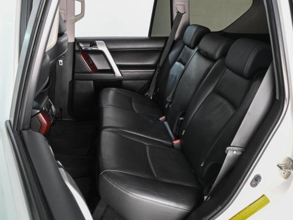 Toyota Land Cruiser Prado 150 Series Рестайлинг 1 с пробегом 2016 года, цена 3 419 000 рублей, 260492 км, внедорожник, Автокод Объявления