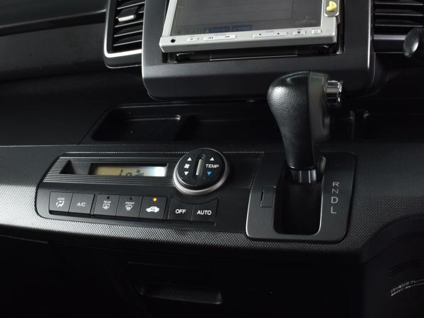 Honda Freed I с пробегом 2010 года, цена 994 995 рублей, 103672 км, компактвэн, Автокод Объявления