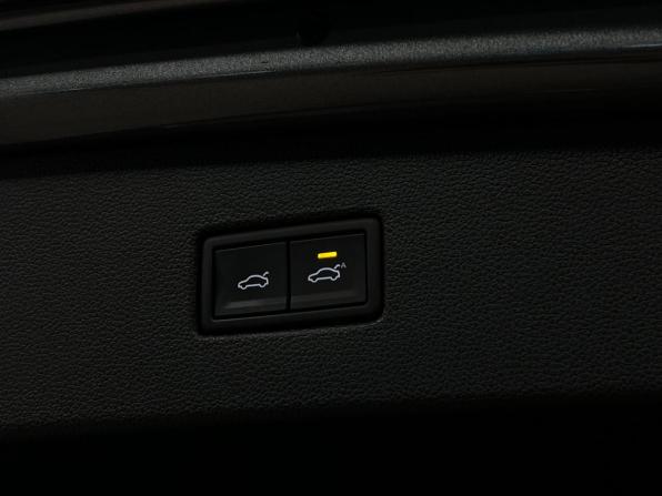 Volkswagen Tiguan II Рестайлинг с пробегом 2021 года, цена 3 747 000 рублей, 46639 км, внедорожник, Автокод Объявления