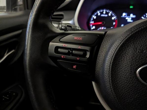 Kia Rio IV Рестайлинг с пробегом 2021 года, цена 1 485 000 рублей, 84330 км, седан, Автокод Объявления
