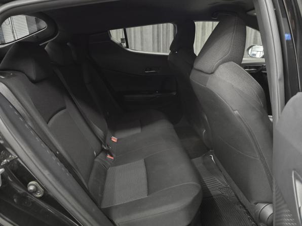 Toyota C-HR I с пробегом 2018 года, цена 2 000 000 рублей, 74000 км, внедорожник, Автокод Объявления
