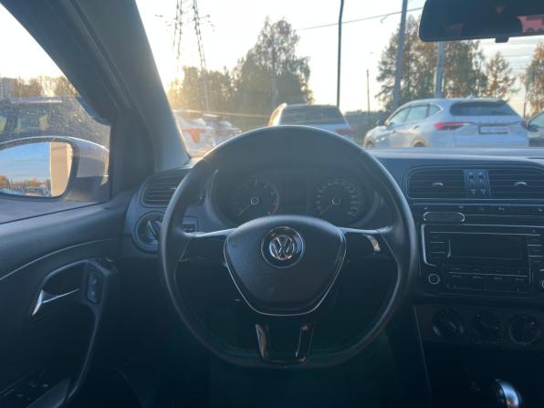 Volkswagen Polo V Рестайлинг с пробегом 2016 года, цена 1 050 000 рублей, 157843 км, седан, Автокод Объявления