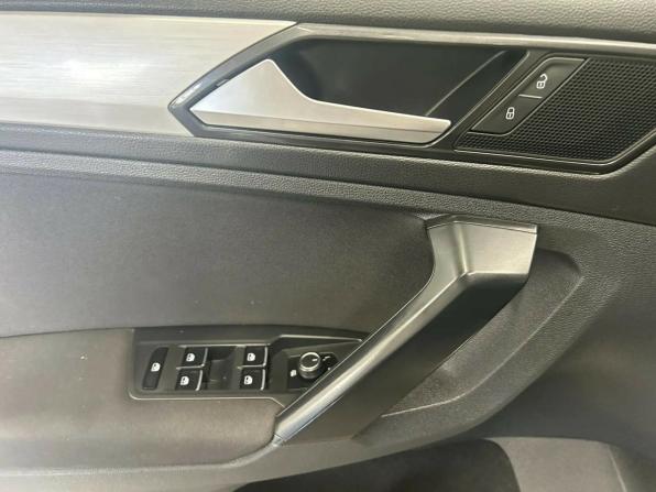 Volkswagen Tiguan II с пробегом 2017 года, цена 2 288 000 рублей, 193248 км, внедорожник, Автокод Объявления