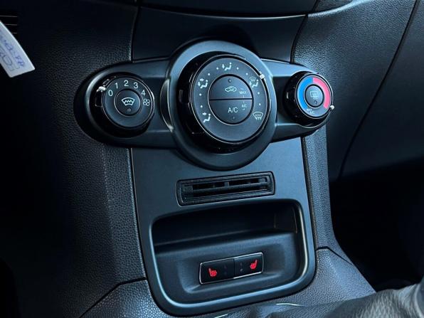 Ford Fiesta Mk6 Рестайлинг с пробегом 2016 года, цена 950 700 рублей, 76177 км, хэтчбек, Автокод Объявления
