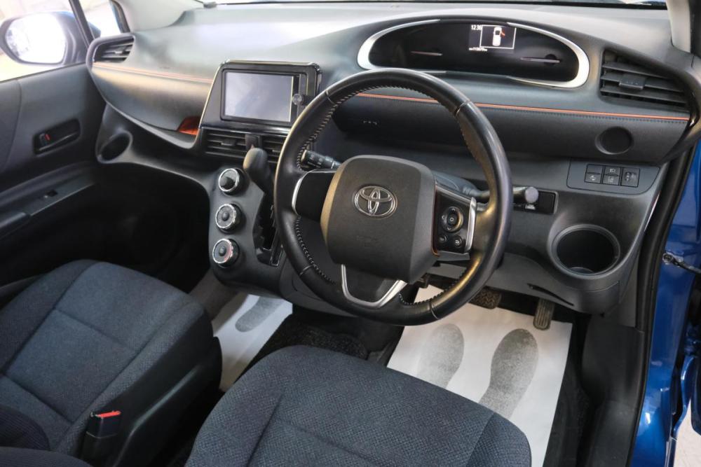 Toyota Sienta II Омск  - изображение 11