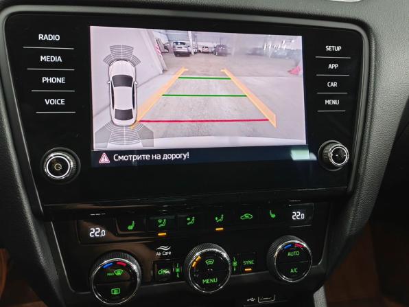 Skoda Octavia III (A7) Рестайлинг с пробегом 2018 года, цена 1 330 000 рублей, 271704 км, лифтбек, Автокод Объявления