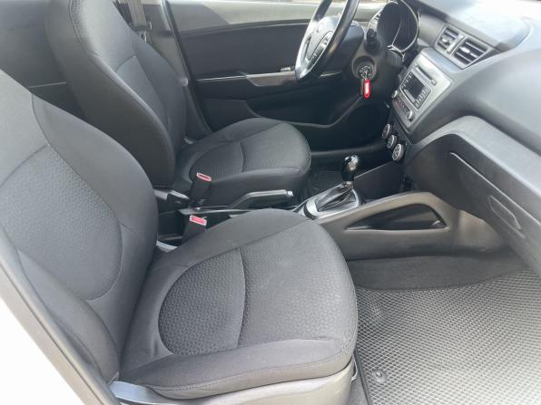 Kia Rio III Рестайлинг с пробегом 2016 года, цена 829 000 рублей, 216255 км, хэтчбек, Автокод Объявления