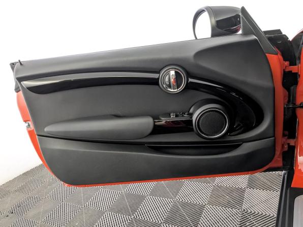 Mini Hatch III (F55/F56) Рестайлинг с пробегом 2020 года, цена 2 330 000 рублей, 73599 км, хэтчбек, Автокод Объявления