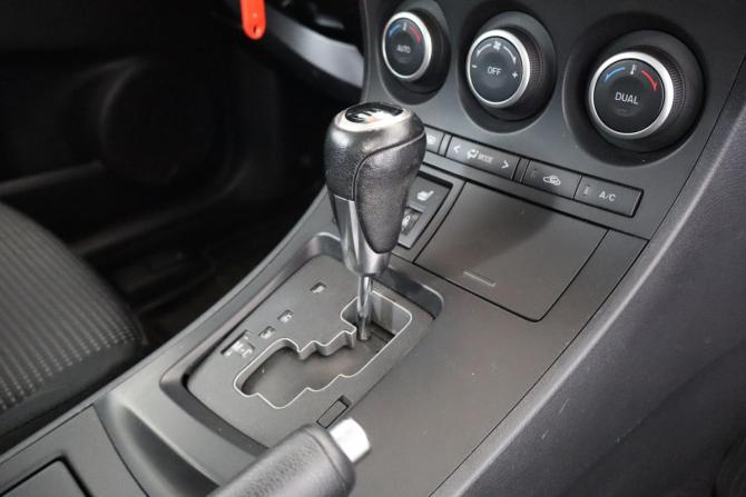 Mazda 3 II (BL) Рестайлинг с пробегом 2012 года, цена 829 000 рублей, 205000 км, хэтчбек, Автокод Объявления