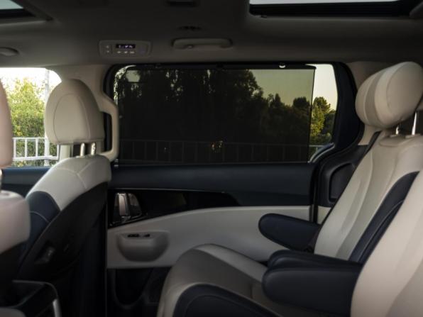 Kia Carnival IV Рестайлинг с пробегом 2025 года, цена 5 998 000 рублей, 31466 км, минивэн, Автокод Объявления