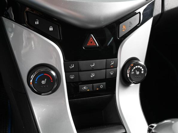 Chevrolet Cruze I Рестайлинг с пробегом 2015 года, цена 879 000 рублей, 213438 км, хэтчбек, Автокод Объявления