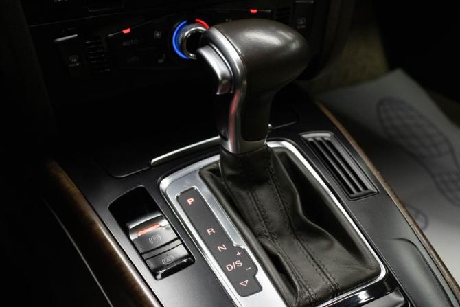 Audi A4 IV (B8) Рестайлинг с пробегом 2015 года, цена 1 449 000 рублей, 185417 км, седан, Автокод Объявления
