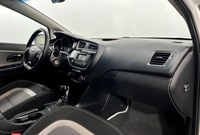 Kia Ceed II с пробегом 2014 года, цена 1 055 000 рублей, 228609 км, хэтчбек, Автокод Объявления