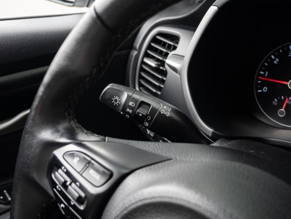 Kia Rio IV Рестайлинг с пробегом 2021 года, цена 1 530 000 рублей, 107666 км, седан, Автокод Объявления