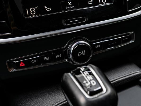 Volvo S90 II с пробегом 2017 года, цена 2 100 000 рублей, 290698 км, седан, Автокод Объявления