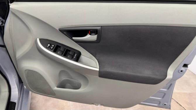 Toyota Prius III (XW30) с пробегом 2009 года, цена 790 000 рублей, 218880 км, лифтбек, Автокод Объявления