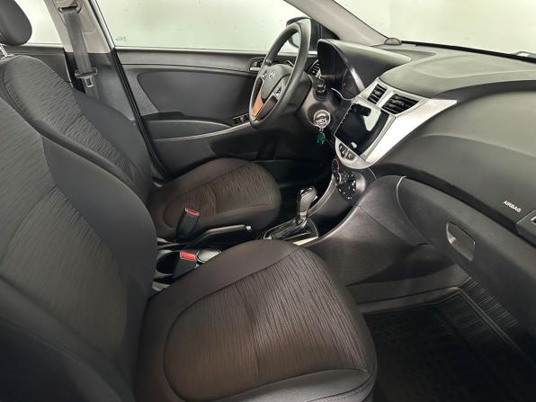 Hyundai Solaris I Рестайлинг с пробегом 2015 года, цена 950 000 рублей, 179243 км, хэтчбек, Автокод Объявления
