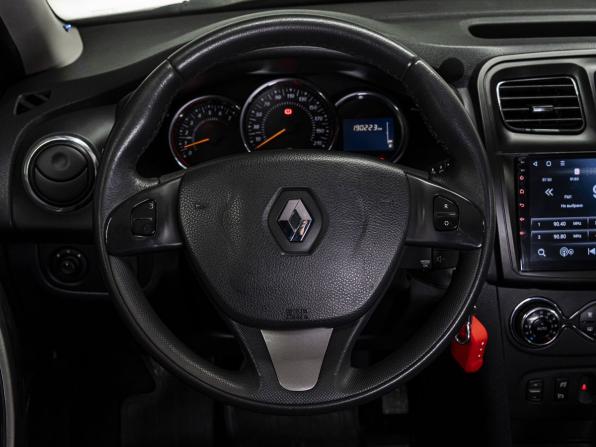 Renault Sandero II с пробегом 2018 года, цена 750 000 рублей, 190221 км, хэтчбек, Автокод Объявления