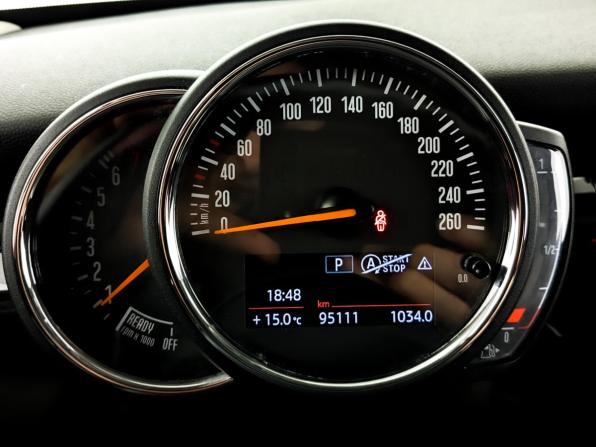 Mini Hatch III (F55/F56) Рестайлинг с пробегом 2020 года, цена 2 050 000 рублей, 94500 км, хэтчбек, Автокод Объявления