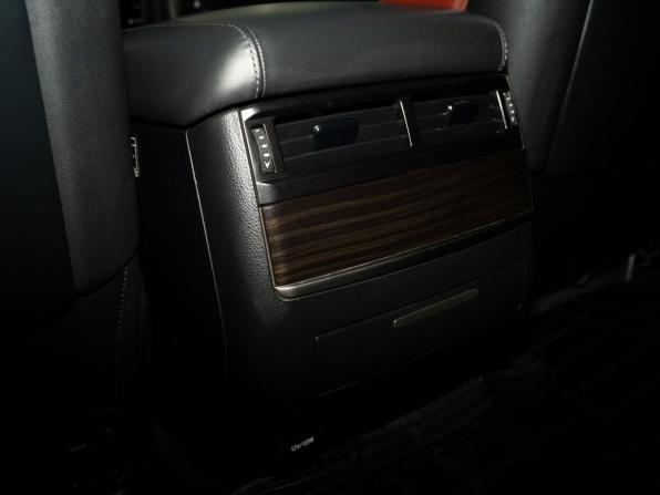 Lexus LX III Рестайлинг 2 с пробегом 2015 года, цена 6 990 000 рублей, 186300 км, внедорожник, Автокод Объявления