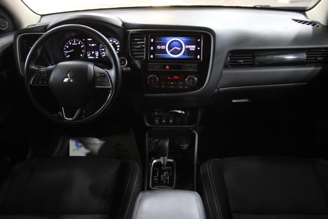 Mitsubishi Outlander III Рестайлинг 3 с пробегом 2019 года, цена 2 090 000 рублей, 107000 км, внедорожник, Автокод Объявления
