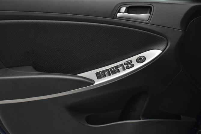 Hyundai Solaris I Рестайлинг с пробегом 2015 года, цена 1 050 000 рублей, 119713 км, седан, Автокод Объявления