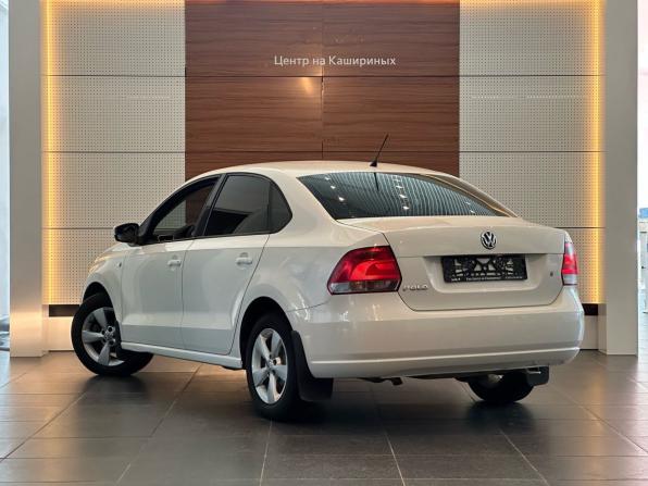 Volkswagen Polo V с пробегом 2013 года, цена 899 000 рублей, 175556 км, седан, Автокод Объявления