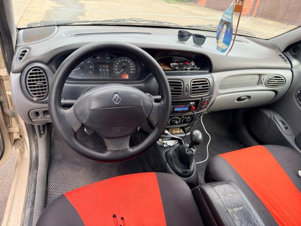 Renault Megane I Рестайлинг с пробегом 1999 года, цена 150 000 рублей, 252009 км, седан, Автокод Объявления