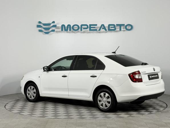 Skoda Rapid I с пробегом 2017 года, цена 885 000 рублей, 181487 км, лифтбек, Автокод Объявления