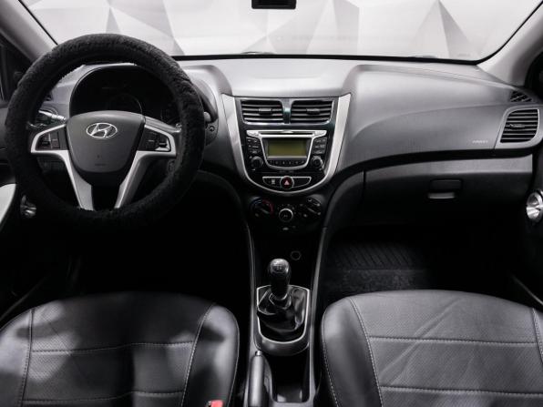 Hyundai Solaris I с пробегом 2014 года, цена 800 000 рублей, 136000 км, седан, Автокод Объявления