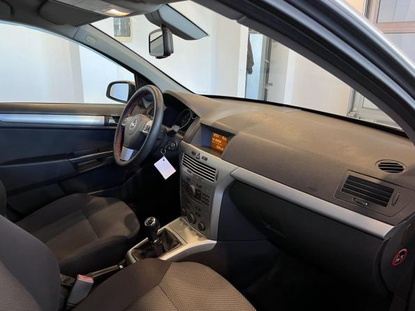 Opel Astra H Рестайлинг с пробегом 2009 года, цена 266 000 рублей, 257630 км, хэтчбек, Автокод Объявления