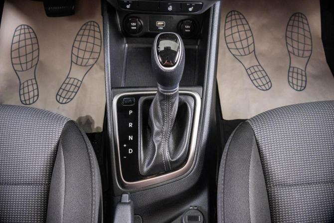 Hyundai Solaris II с пробегом 2019 года, цена 1 339 000 рублей, 182000 км, седан, Автокод Объявления
