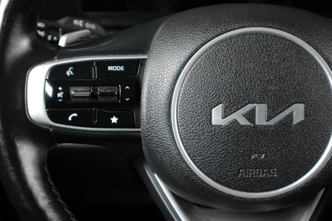 Kia Sportage V с пробегом 2023 года, цена 2 999 000 рублей, 25500 км, внедорожник, Автокод Объявления