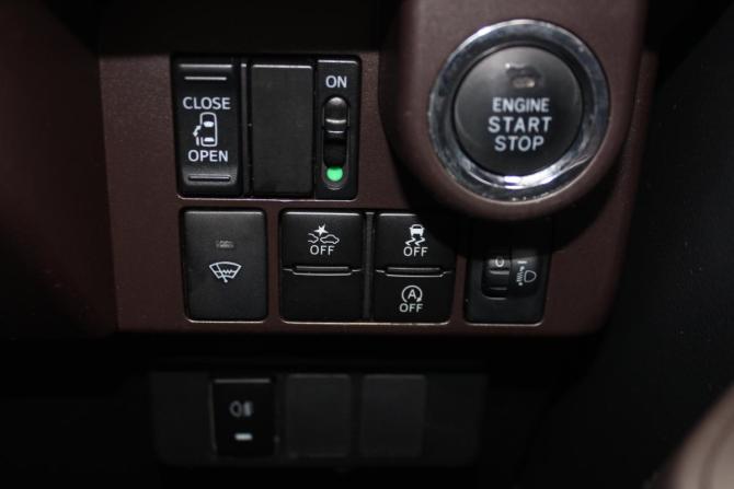 Subaru Justy V с пробегом 2017 года, цена 817 000 рублей, 106428 км, минивэн, Автокод Объявления