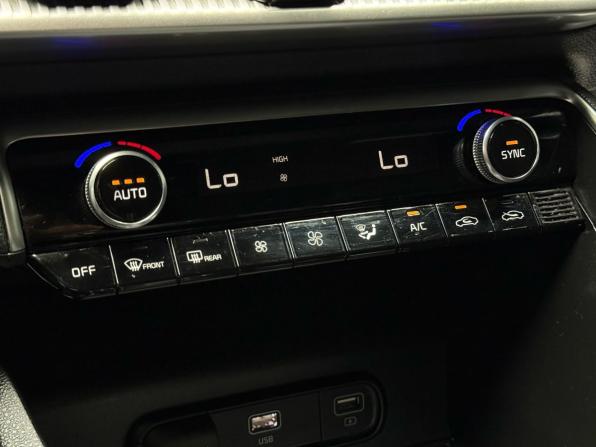 Kia K5 III с пробегом 2021 года, цена 2 599 000 рублей, 69819 км, седан, Автокод Объявления