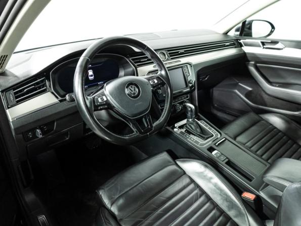Volkswagen Passat B8 с пробегом 2017 года, цена 1 849 700 рублей, 181674 км, седан, Автокод Объявления