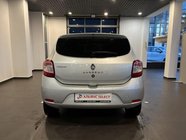Renault Sandero II с пробегом 2017 года, цена 890 000 рублей, 94281 км, хэтчбек, Автокод Объявления