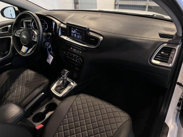 Kia Ceed III с пробегом 2019 года, цена 990 000 рублей, 174801 км, универсал, Автокод Объявления