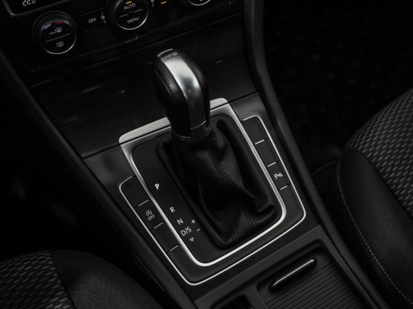 Volkswagen Golf VII Рестайлинг с пробегом 2018 года, цена 1 899 000 рублей, 77796 км, хэтчбек, Автокод Объявления
