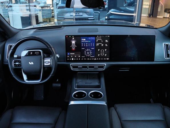 Li Auto (Lixiang) L9 I с пробегом 2023 года, цена 5 490 000 рублей, 76063 км, внедорожник, Автокод Объявления