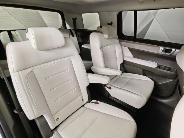 Hyundai Santa Fe V (MX5) с пробегом 2024 года, цена 4 900 000 рублей, 9947 км, внедорожник, Автокод Объявления