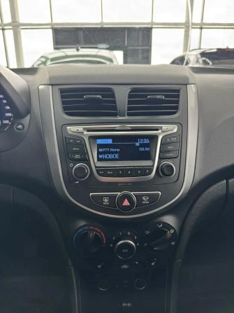 Hyundai Solaris I Рестайлинг с пробегом 2016 года, цена 1 139 000 рублей, 141000 км, седан, Автокод Объявления