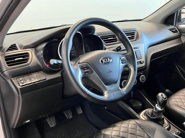 Kia Rio III Рестайлинг с пробегом 2016 года, цена 980 000 рублей, 154757 км, седан, Автокод Объявления