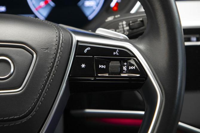Audi A8 IV (D5) с пробегом 2022 года, цена 7 500 000 рублей, 66900 км, седан, Автокод Объявления